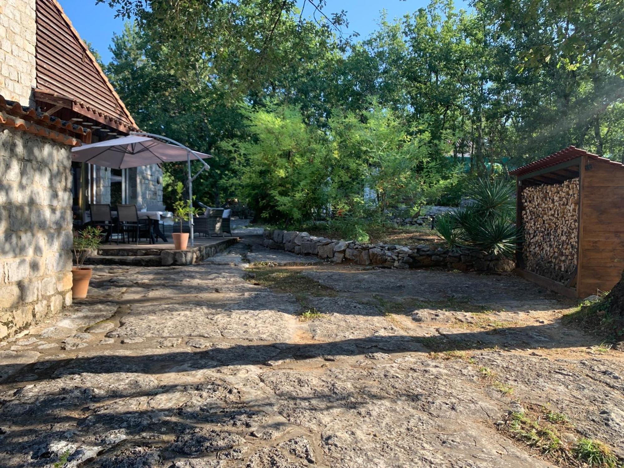 Gite Avec Piscine Privee Au Coeur D'Une Foret De Chenes Proche De Vallon Pont D'Arc Saint Alban Auriolles Εξωτερικό φωτογραφία